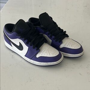 Nike Men's Purple and White Sneakers